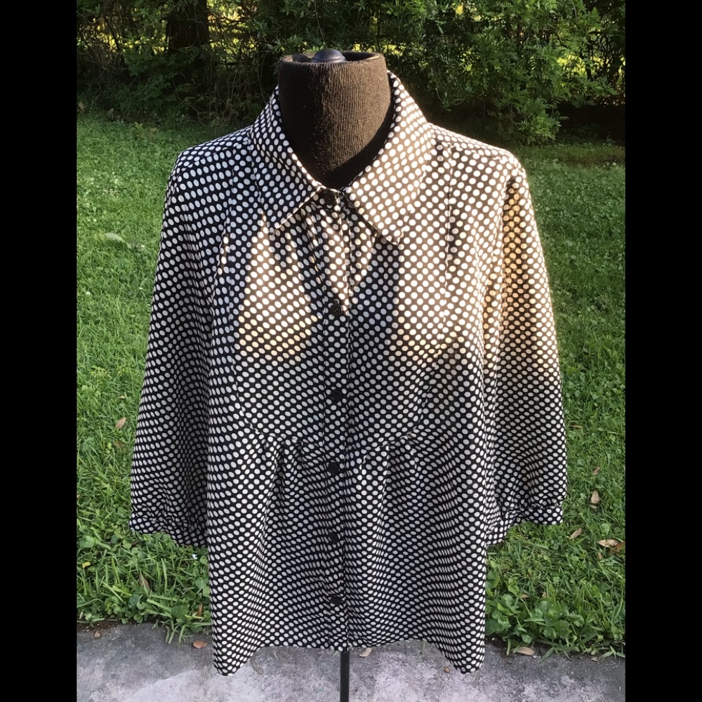 Naomi polka dot smock top ,blouse size XL.